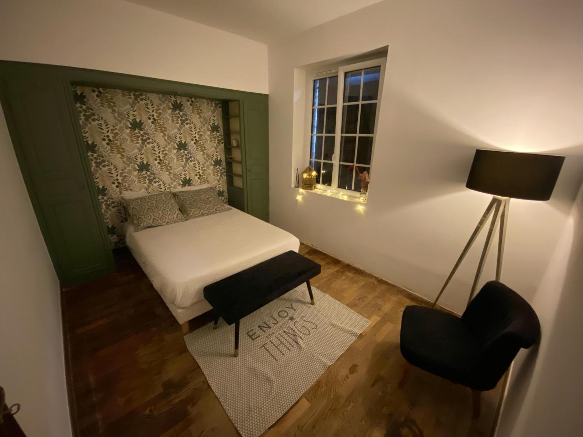 Chambre Hotes Montpinchon エクステリア 写真